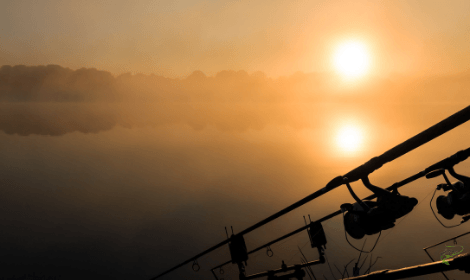 Autumn Carp Fishing Tips - Sun rising over carp lake