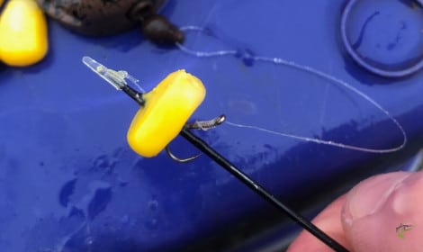 How to put sweetcorn on a hook - hooking sweetcorn on hair rig